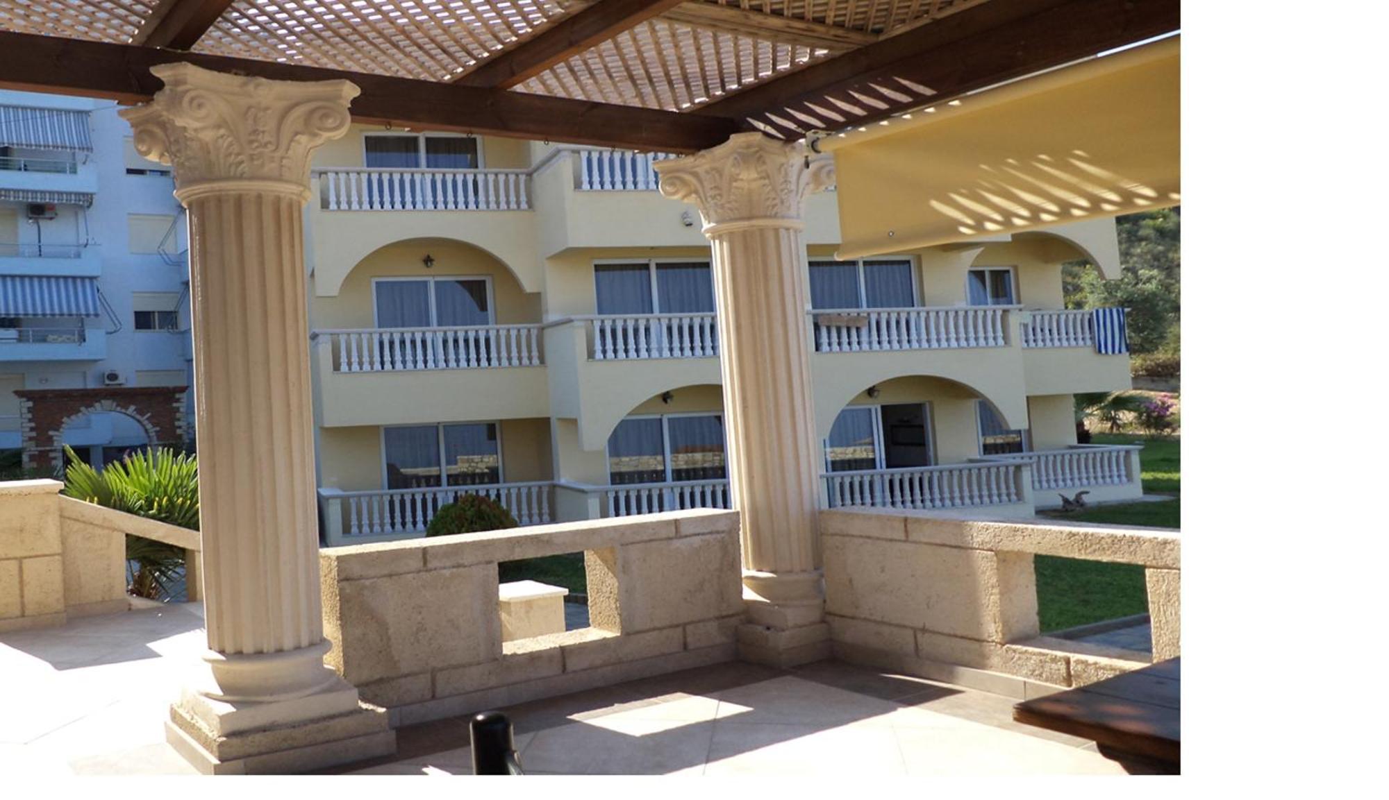 Castle Hotel Himare Exterior foto