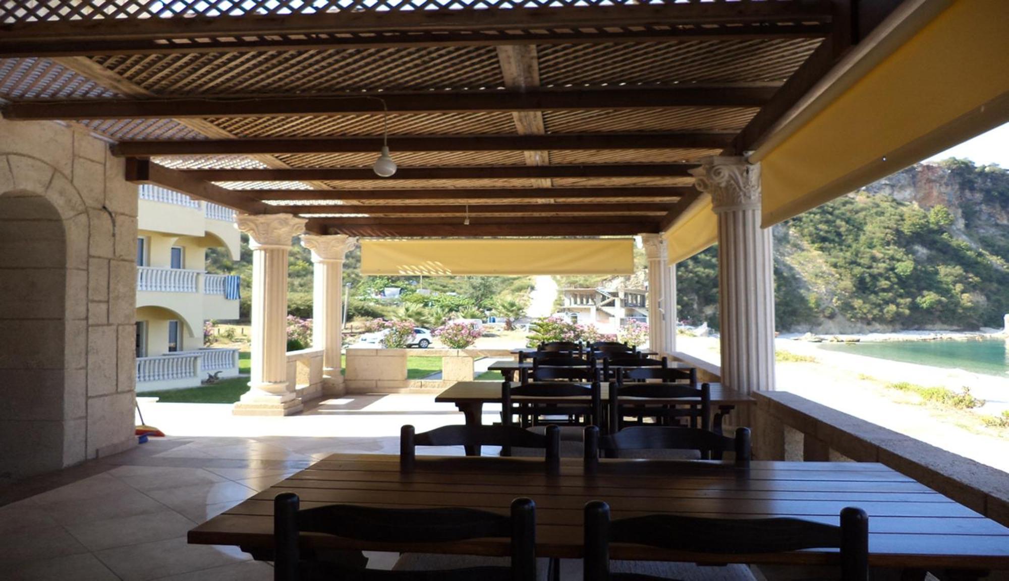 Castle Hotel Himare Exterior foto