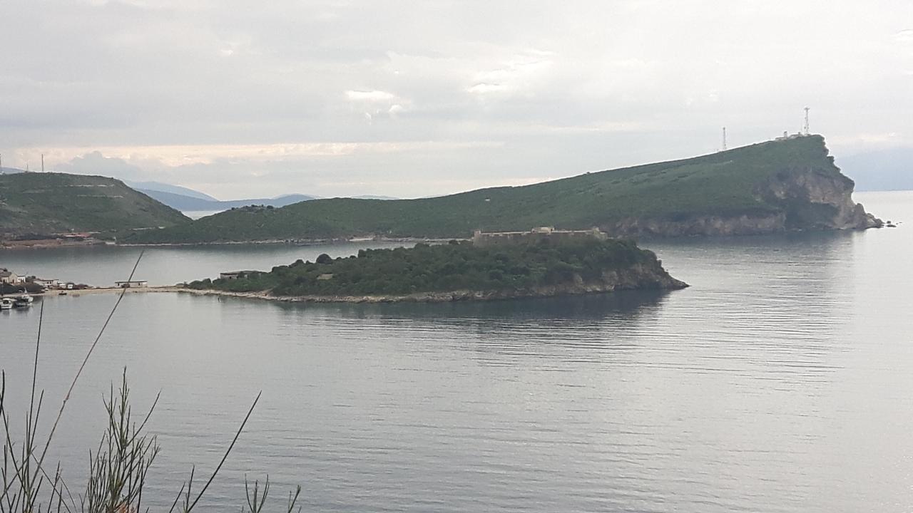 Castle Hotel Himare Exterior foto