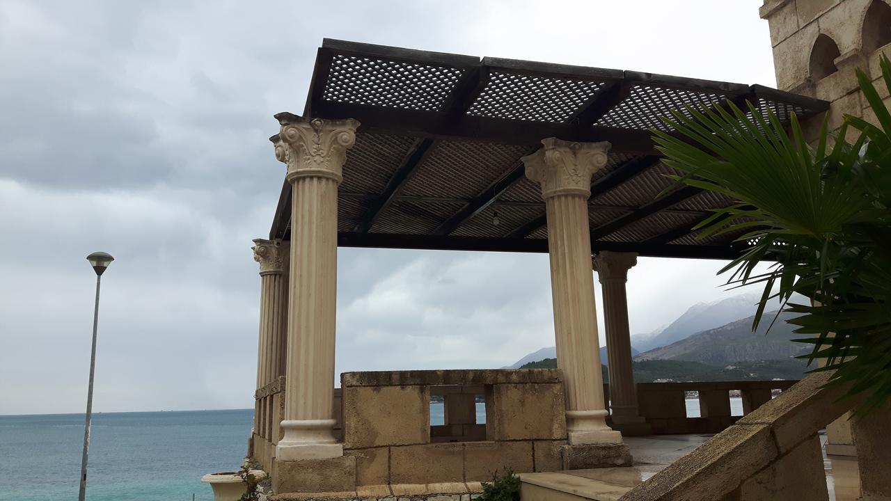 Castle Hotel Himare Exterior foto